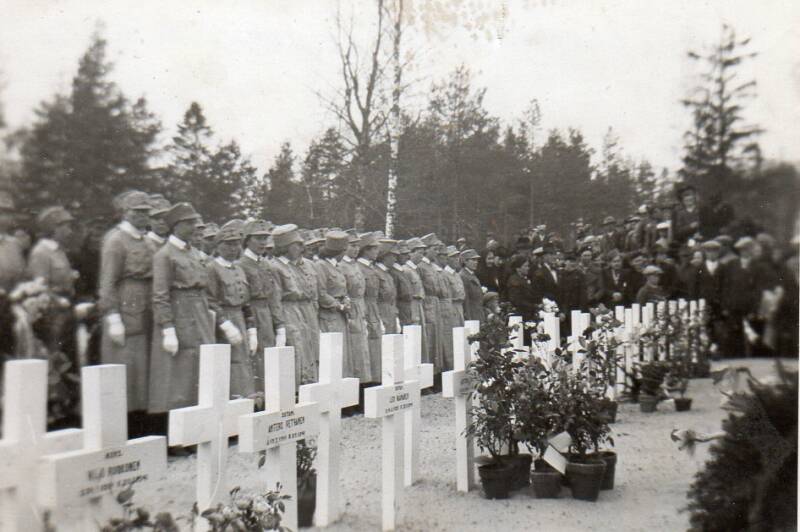 Lottalupaus Nuijamaalla vuonna 1938, Taimi Rajala mukana.