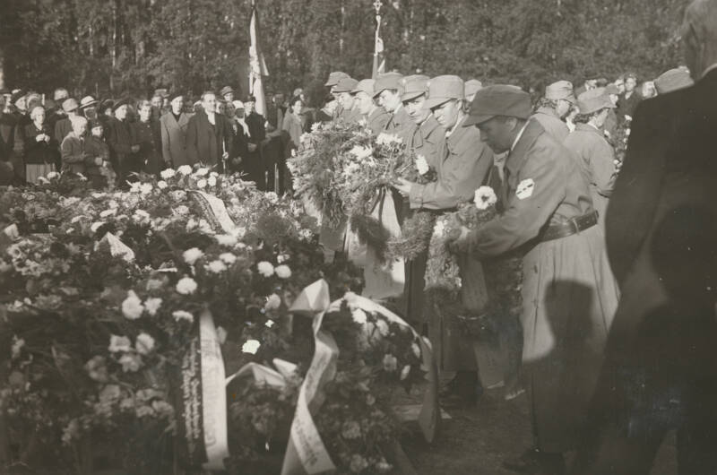 Laying to rest those who have died a hero's death in 1941.