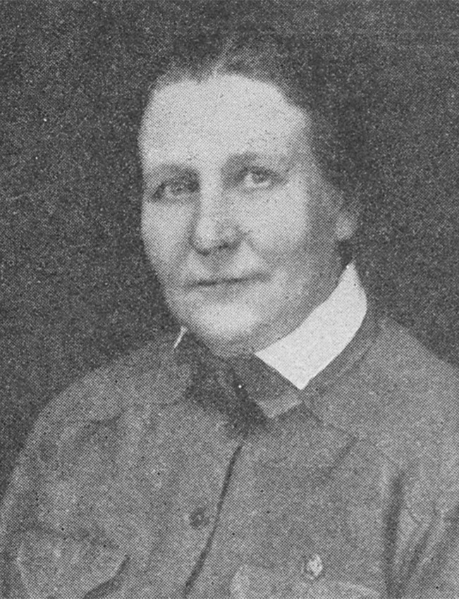 Maria lottapuvussa