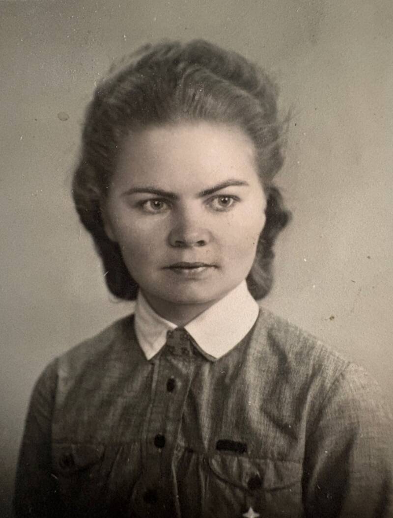 Suhonen Elvi Lottapuvussa